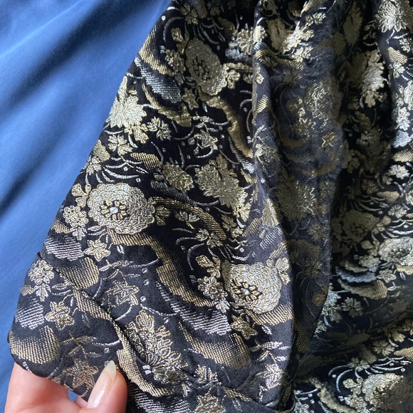 Chicos size 3 silk poly blend button up blouse black and gold - Picture 2 of 3